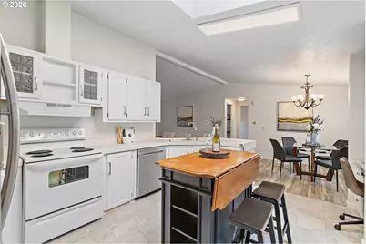 925 New Haven Dr NE, Salem, OR 97317 - Photo 12