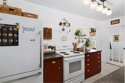 108 E 13th St, The Dalles, OR 97058 - Photo 16