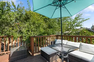 1562 NW Calkins Ave, Roseburg, OR 97471 - Photo 38