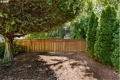 1562 NW Calkins Ave, Roseburg, OR 97471 - Photo 48