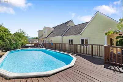 1562 NW Calkins Ave, Roseburg, OR 97471 - Photo 40