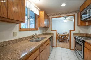 87803 Sandrift St, Florence, OR 97439 - Photo 8