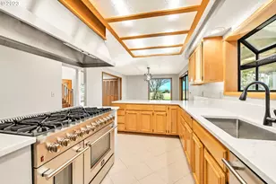 27725 Royal, Eugene, OR 97402 - Photo 14
