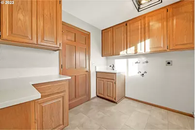 27725 Royal, Eugene, OR 97402 - Photo 20