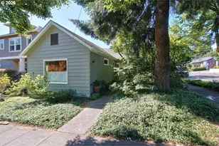 1704 SE Harold St, Portland, OR 97202 - Photo 1