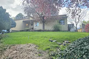 710 E Quince Ave, Hermiston, OR 97838 - Photo 1