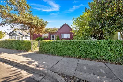 835 N Holladay Dr, Seaside, OR 97138 - Photo 1