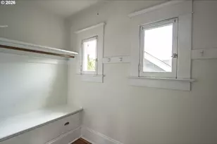 515 NE Floral Pl, Portland, OR 97232 - Photo 26