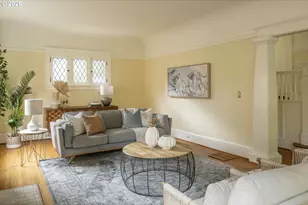 515 NE Floral Pl, Portland, OR 97232 - Photo 8