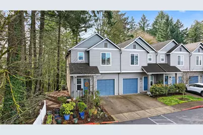 810 E 9th St #D13, Newberg, OR 97132 - Photo 1
