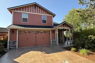 1610 38th Loop, Florence, OR 97439 - Photo 1