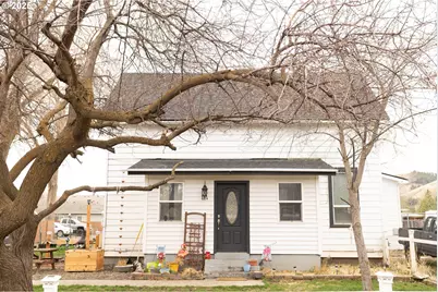 604 Lane Ave, La Grande, OR 97850 - Photo 1