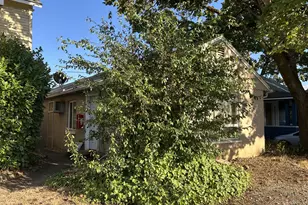 1547 SE Pine St, Roseburg, OR 97470 - Photo 1