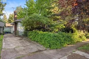 118 NE Russet St, Portland, OR 97211 - Photo 1