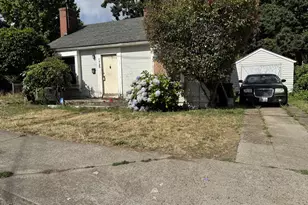 1725 NE 102nd Ave, Portland, OR 97220 - Photo 1