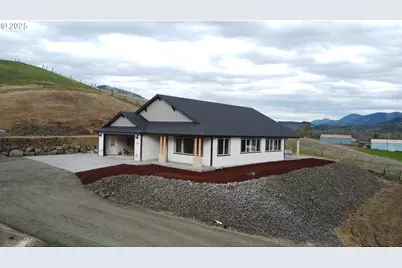 2782 Roberts Creek Rd, Roseburg, OR 97470 - Photo 1