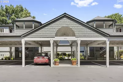 5050 S Landing Dr #304, Portland, OR 97239 - Photo 1