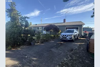 425 S 39th Pl, Springfield, OR 97478 - Photo 1