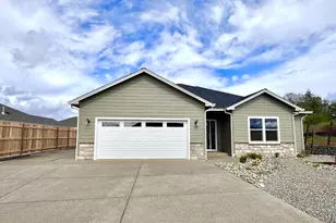 947 Medina Ave, Sutherlin, OR 97479 - Photo 1