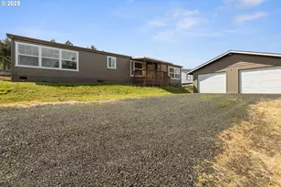 121 Andorra Dr, Roseburg, OR 97471 - Photo 1