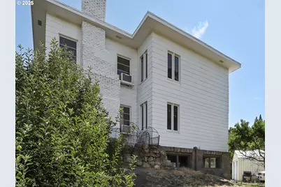 204 W 14th St, The Dalles, OR 97058 - Photo 1