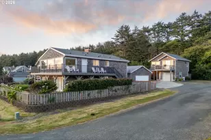 3087 S Hemlock St, Cannon Beach, OR 97110 - Photo 1