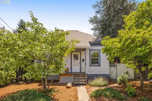 1025 Pine St, Hood River, OR 97031 - Photo 1