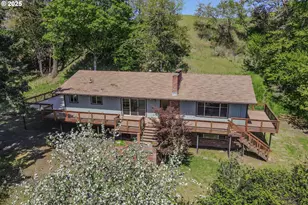 1356 NW Troost St, Roseburg, OR 97471 - Photo 1