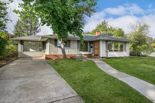 1166 NE Klamath Ave, Roseburg, OR 97470 - Photo 1