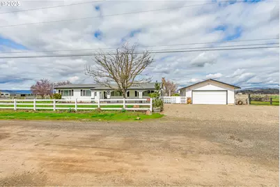4423 Avenue E, White City, OR 97503 - Photo 1