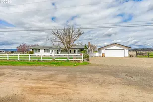 4423 Avenue E, White City, OR 97503 - Photo 1