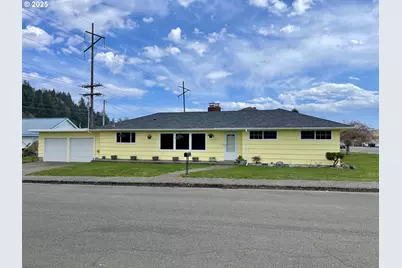 241 N 20th St, Reedsport, OR 97467 - Photo 1