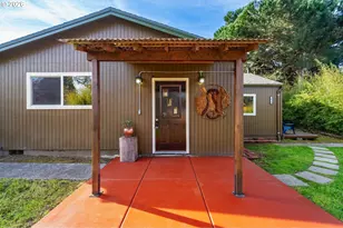 7070 NE 7th Pl, Portland, OR 97211 - Photo 1