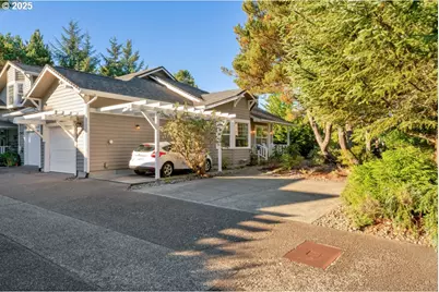 2014 Royal Saint Georges Dr, Florence, OR 97439 - Photo 1