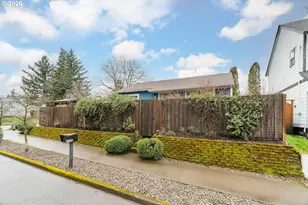 8609 SE Flavel St, Portland, OR 97266 - Photo 1