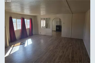 100120 Highway 97, Chemult, OR 97731 - Photo 1