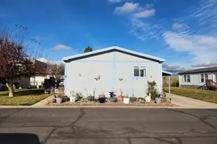 313 12th St, La Grande, OR 97850 - Photo 1