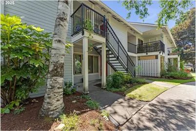 86 Kingsgate Rd #A202, Lake Oswego, OR 97035 - Photo 1