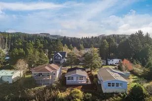 265 SE Hazelton Pl, Depoe Bay, OR 97341 - Photo 1
