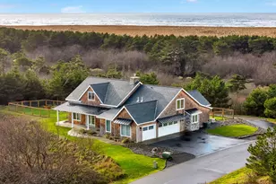 32996 Pacific Bellevue Ln, Warrenton, OR 97146 - Photo 1