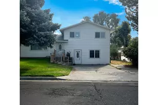 540 NW 10th St, Hermiston, OR 97838 - Photo 1