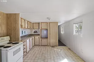 101 Athena Ln, Roseburg, OR 97470 - Photo 8
