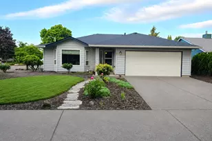 462 NE 24th Ave, Hillsboro, OR 97124 - Photo 1