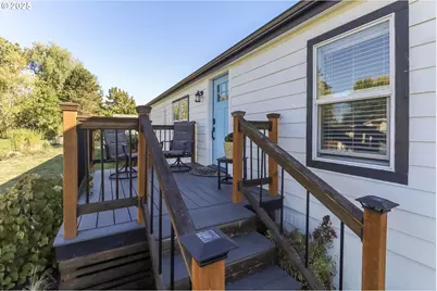 620 E 2nd St, Yamhill, OR 97148 - Photo 1