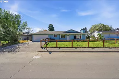 560 SE Border Ln, McMinnville, OR 97128 - Photo 1
