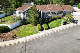 212 Wagon Wheel Dr, Grants Pass, OR 97527 - Photo 1