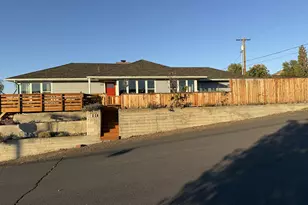 201 4th St, Maupin, OR 97037 - Photo 1