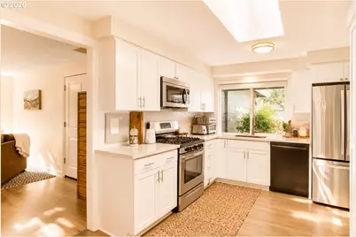 20798 SW Rosa Dr, Beaverton, OR 97078 - Photo 10