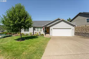 628 NE Cummins St, Roseburg, OR 97470 - Photo 1