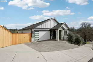 1730 N 12th St, Washougal, WA 98671 - Photo 1